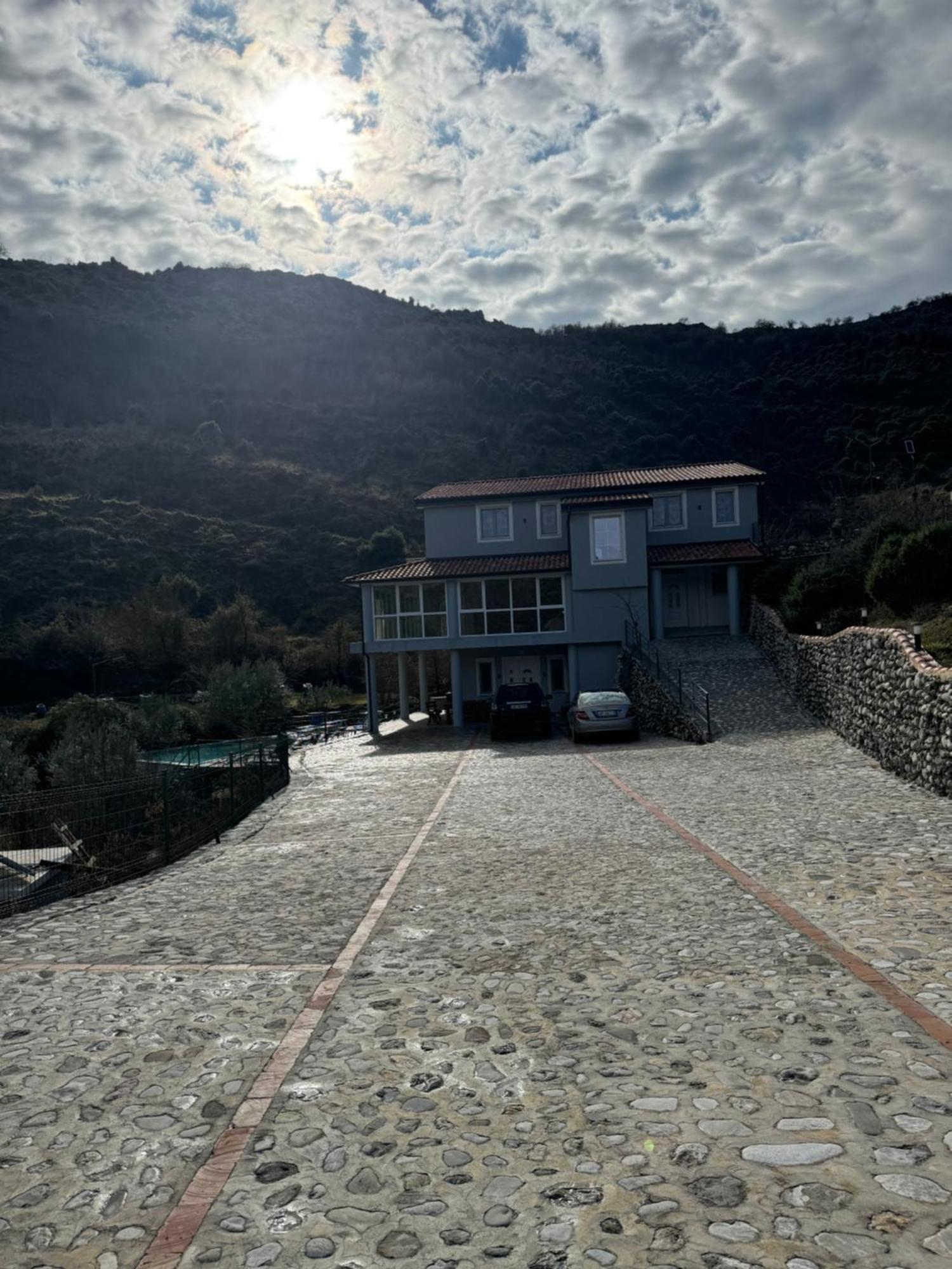 Qyteza Guest House & Camping Shkodër Extérieur photo